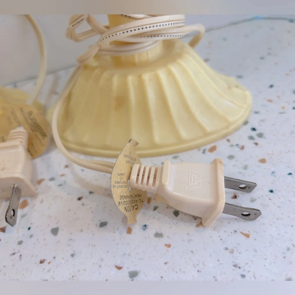 Set of 4 Vintage Cream‎ Window Electric Candle Sticks
